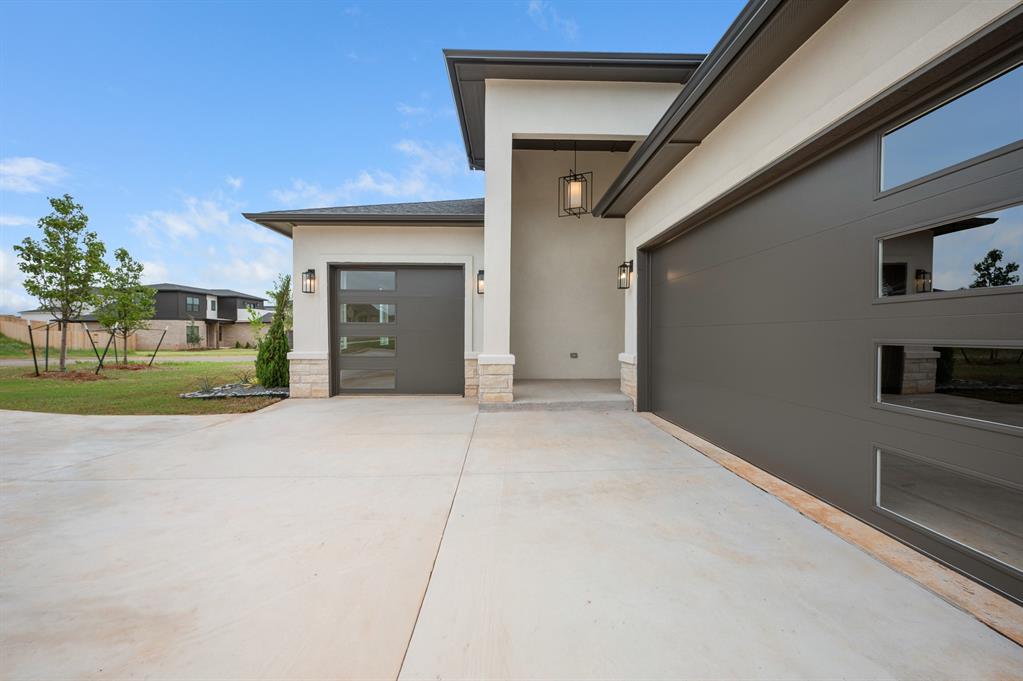 5800 NW 154th Terrace