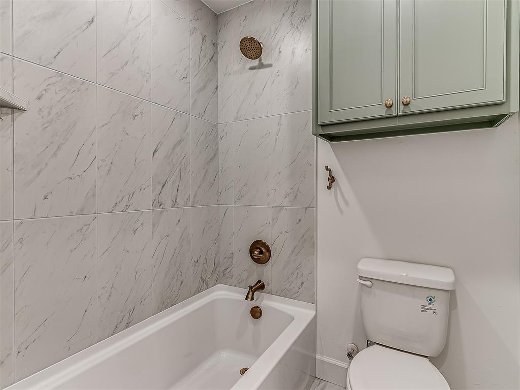 2692 S May Avenue