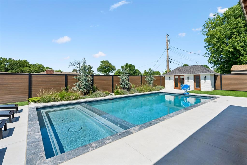 627 Louisiana Street