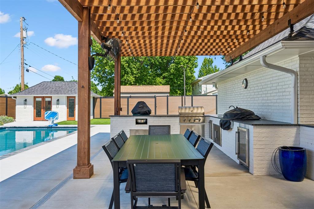 627 Louisiana Street