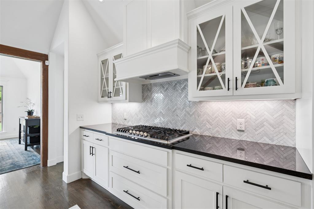 901 NW 184th Court