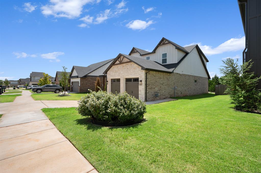 5812 NW 154th Terrace