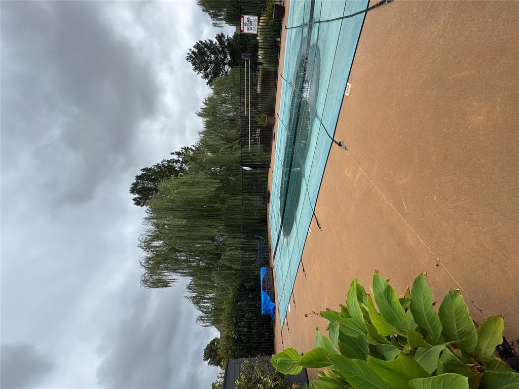 909 Villas Creek Drive