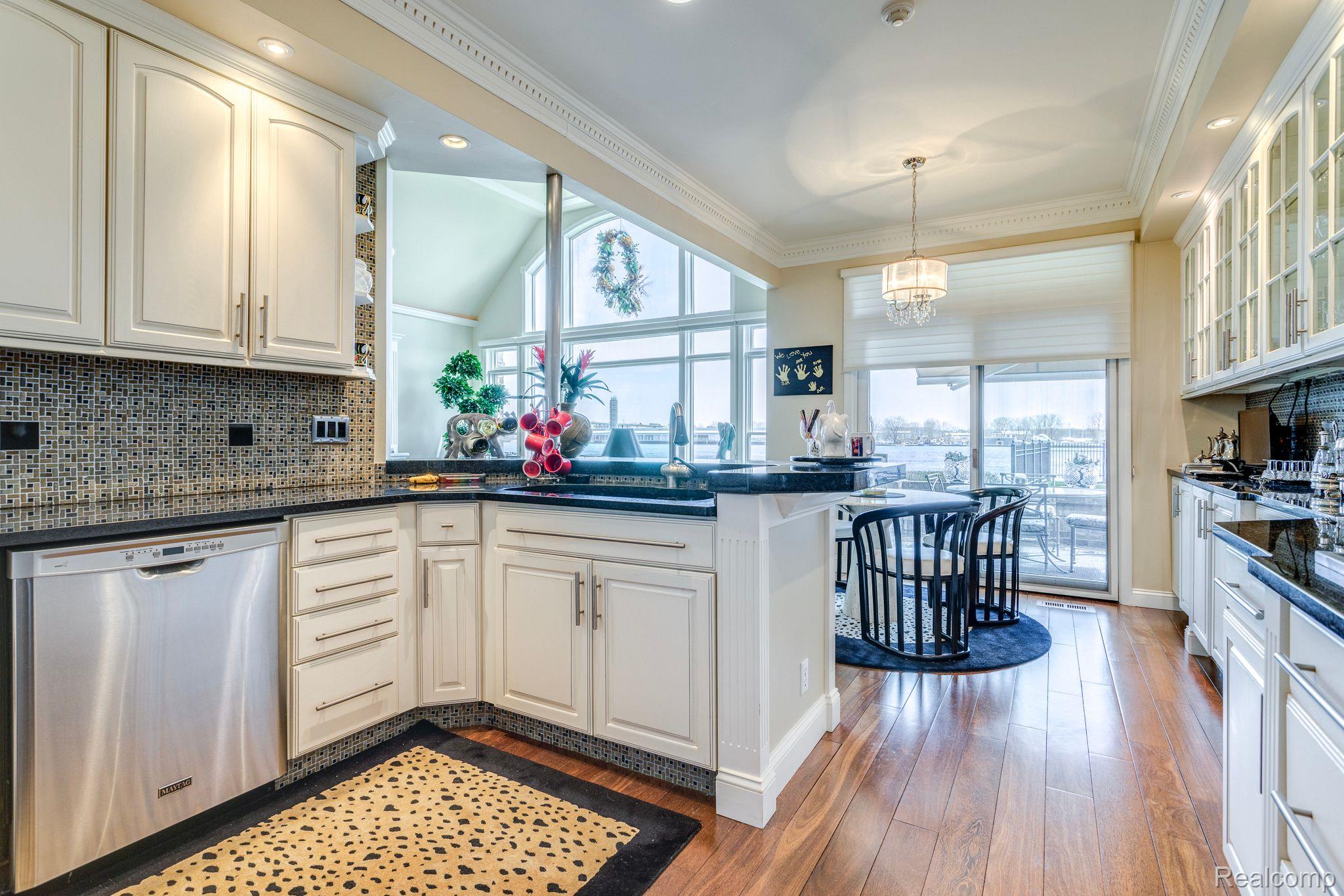 1500 EDISON SHORES Place 34