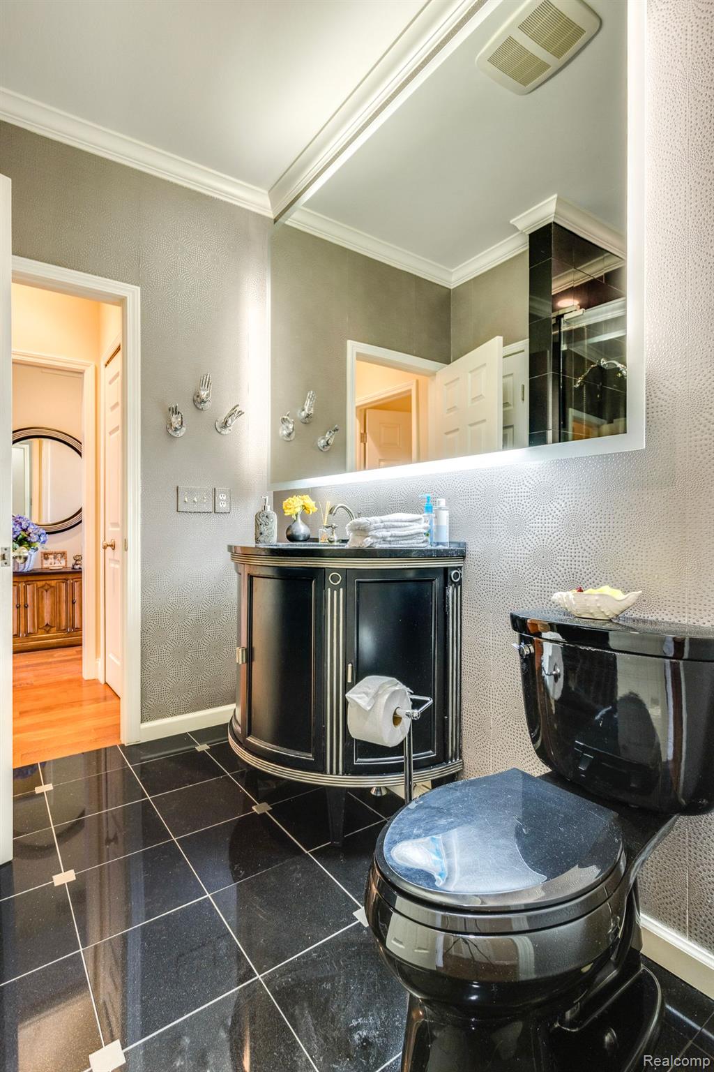 1500 EDISON SHORES Place 34