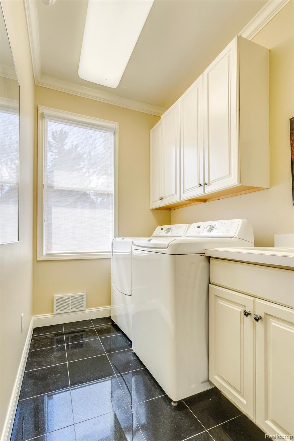 1500 EDISON SHORES Place 34