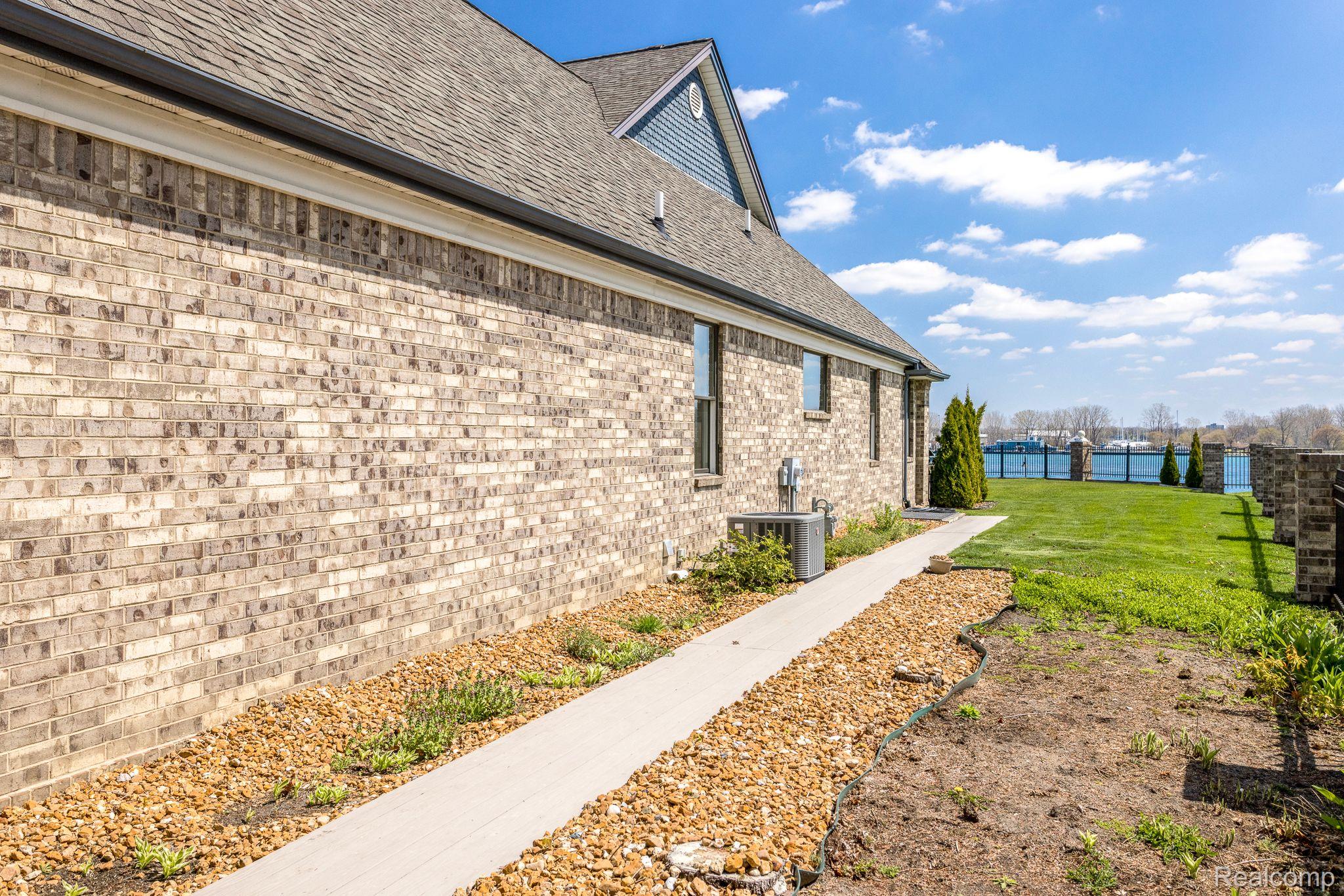 1500 EDISON SHORES Place 34