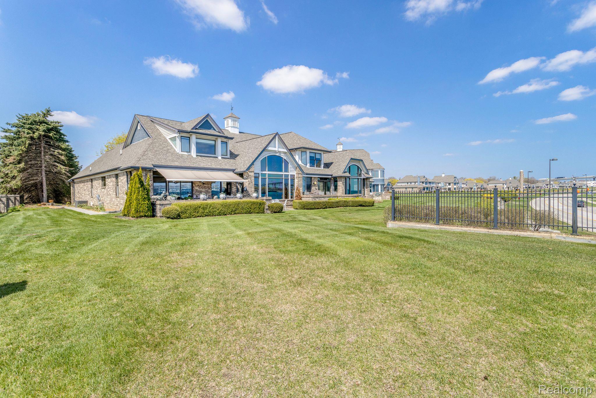 1500 EDISON SHORES Place 34