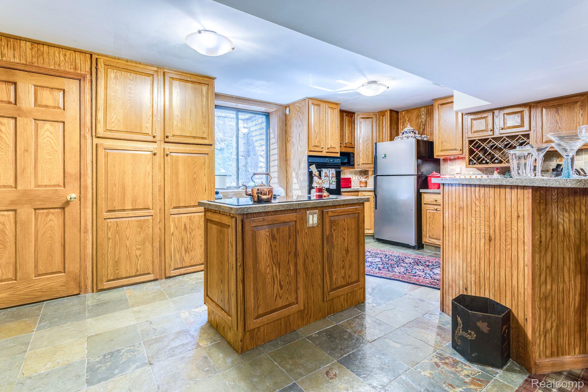 1500 EDISON SHORES Place 34