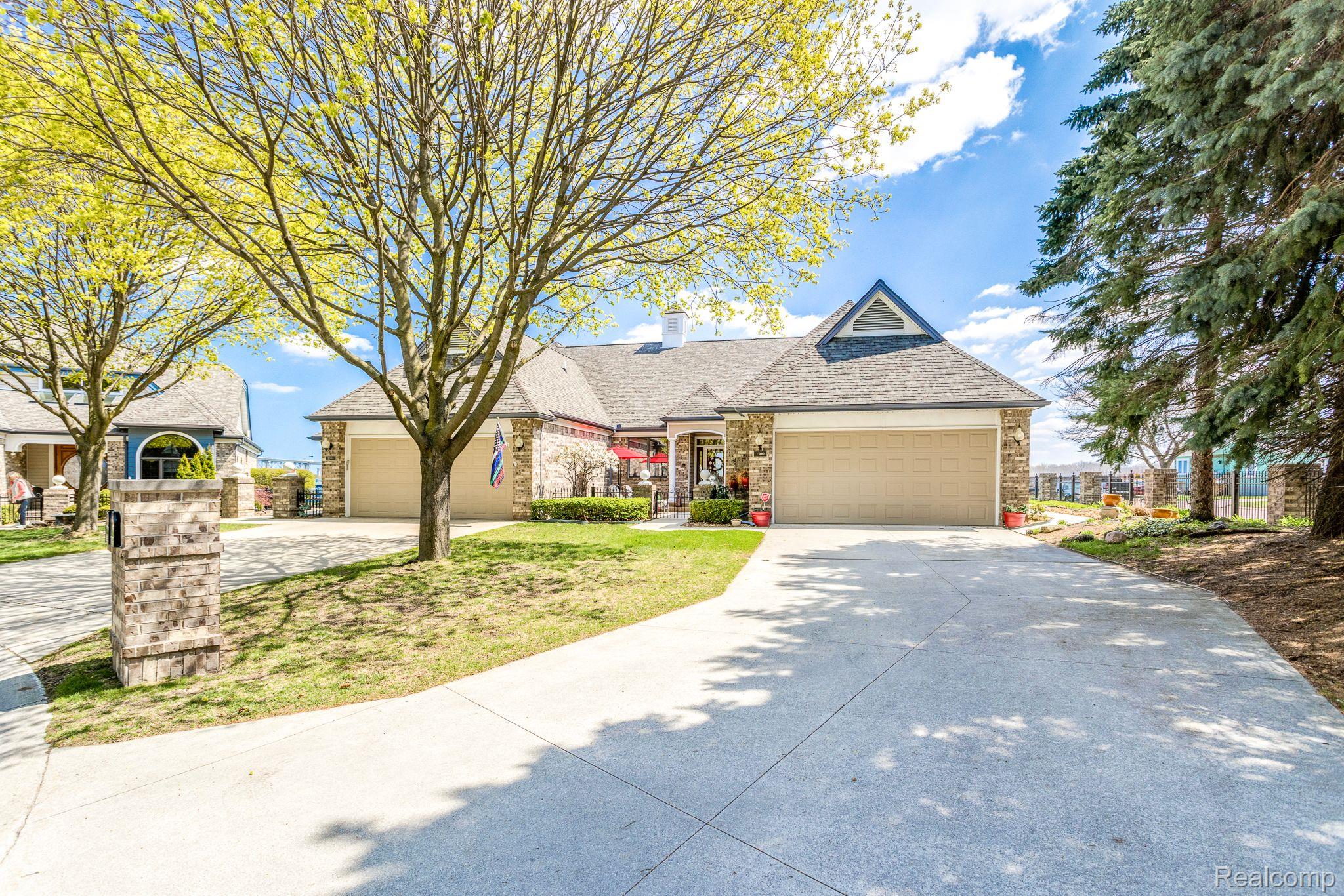 1500 EDISON SHORES Place 34