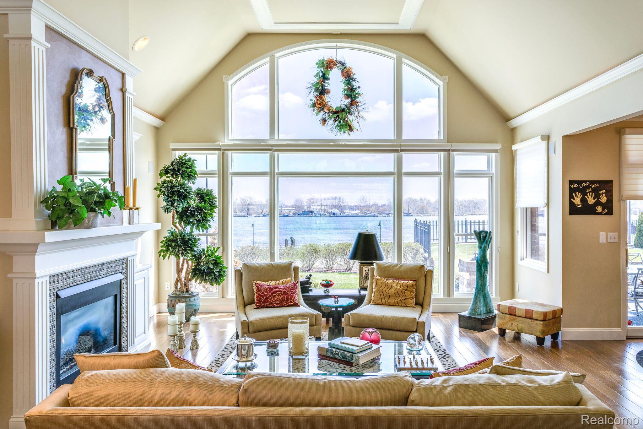 1500 EDISON SHORES Place 34