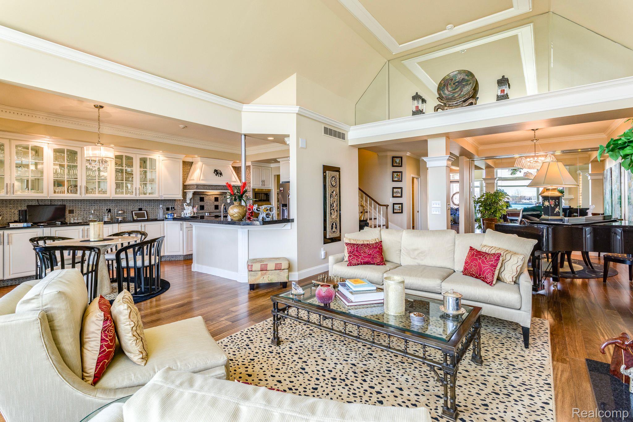 1500 EDISON SHORES Place 34
