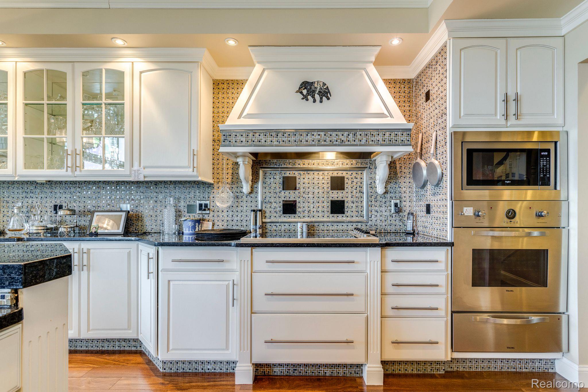 1500 EDISON SHORES Place 34