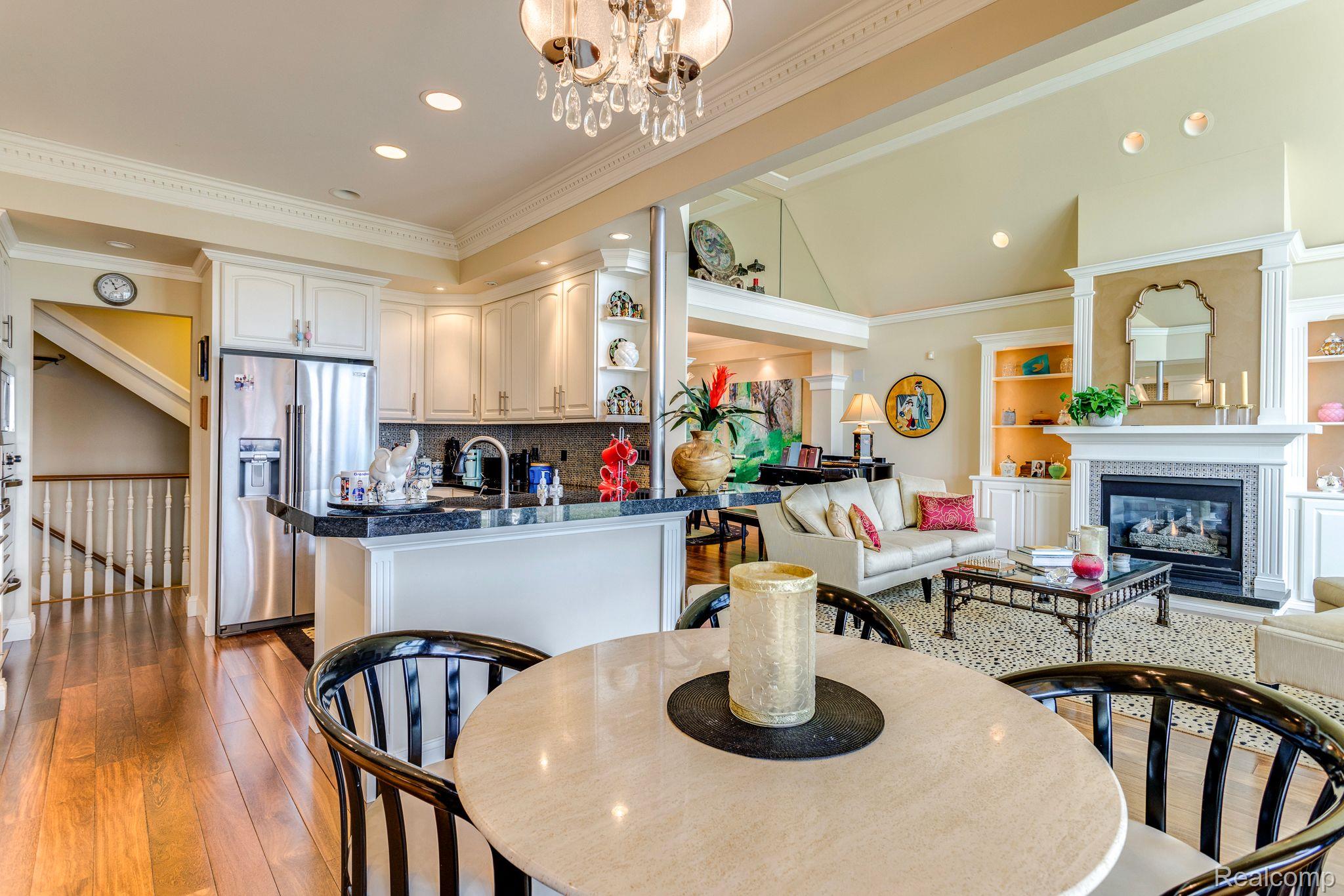 1500 EDISON SHORES Place 34