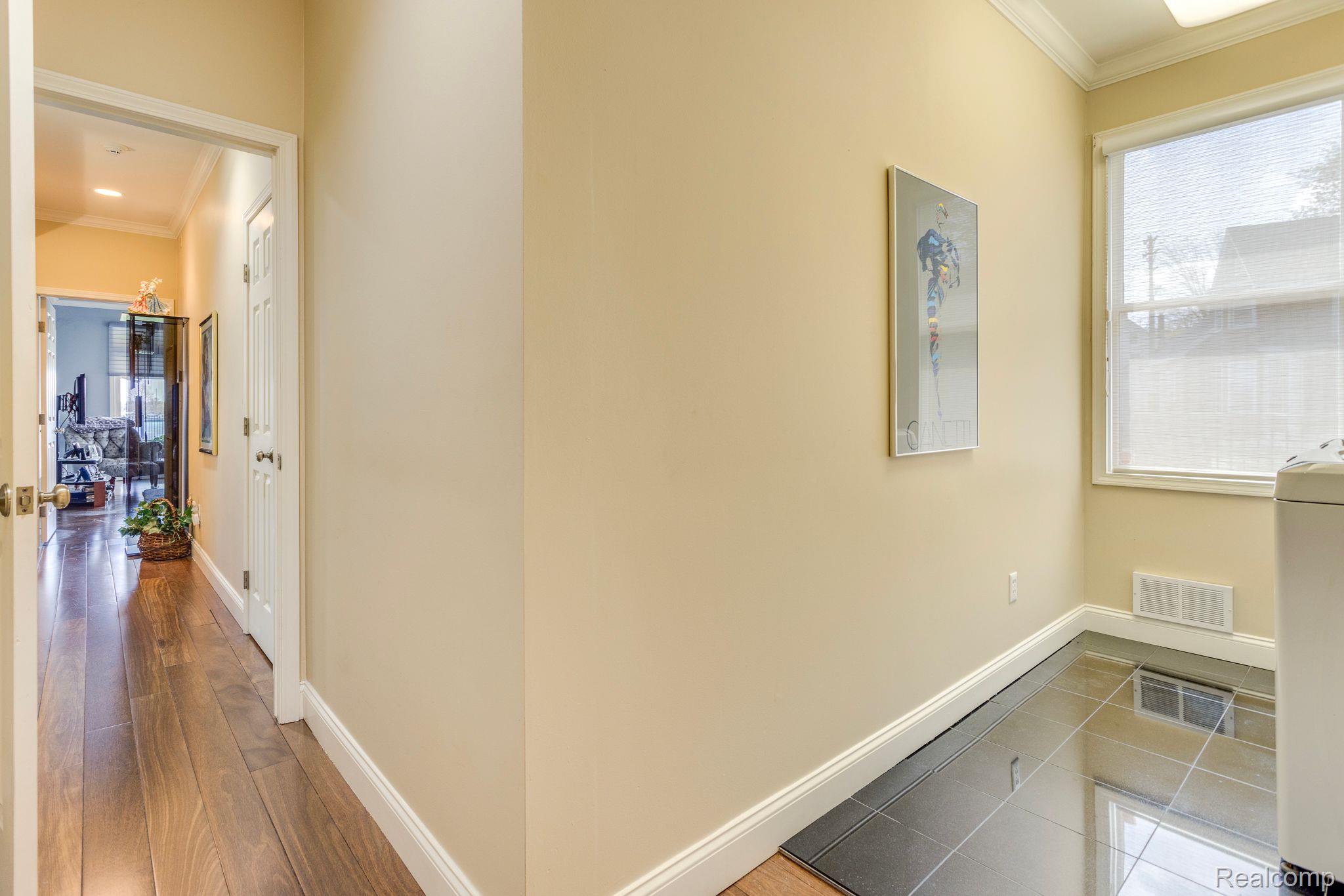 1500 EDISON SHORES Place 34