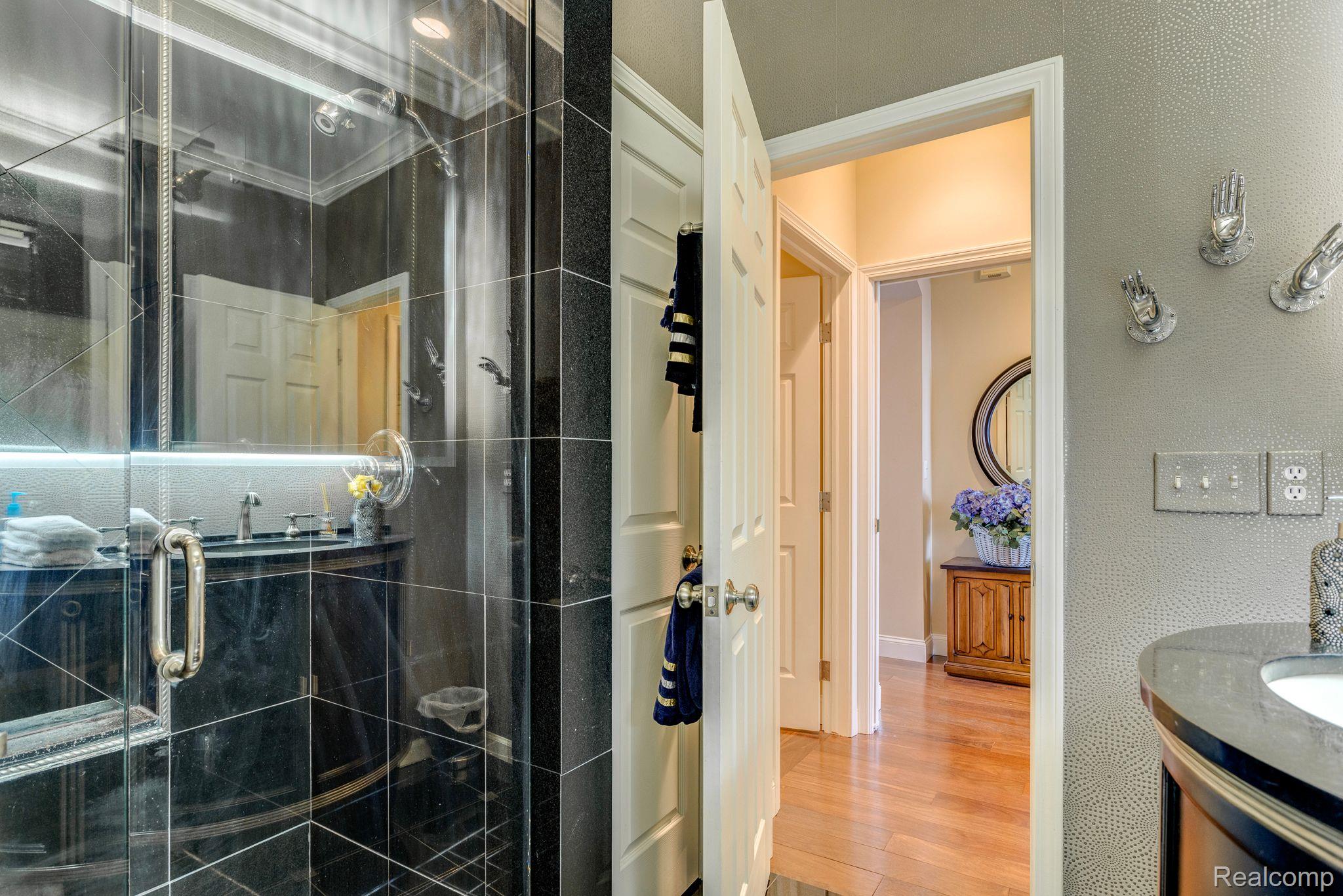 1500 EDISON SHORES Place 34