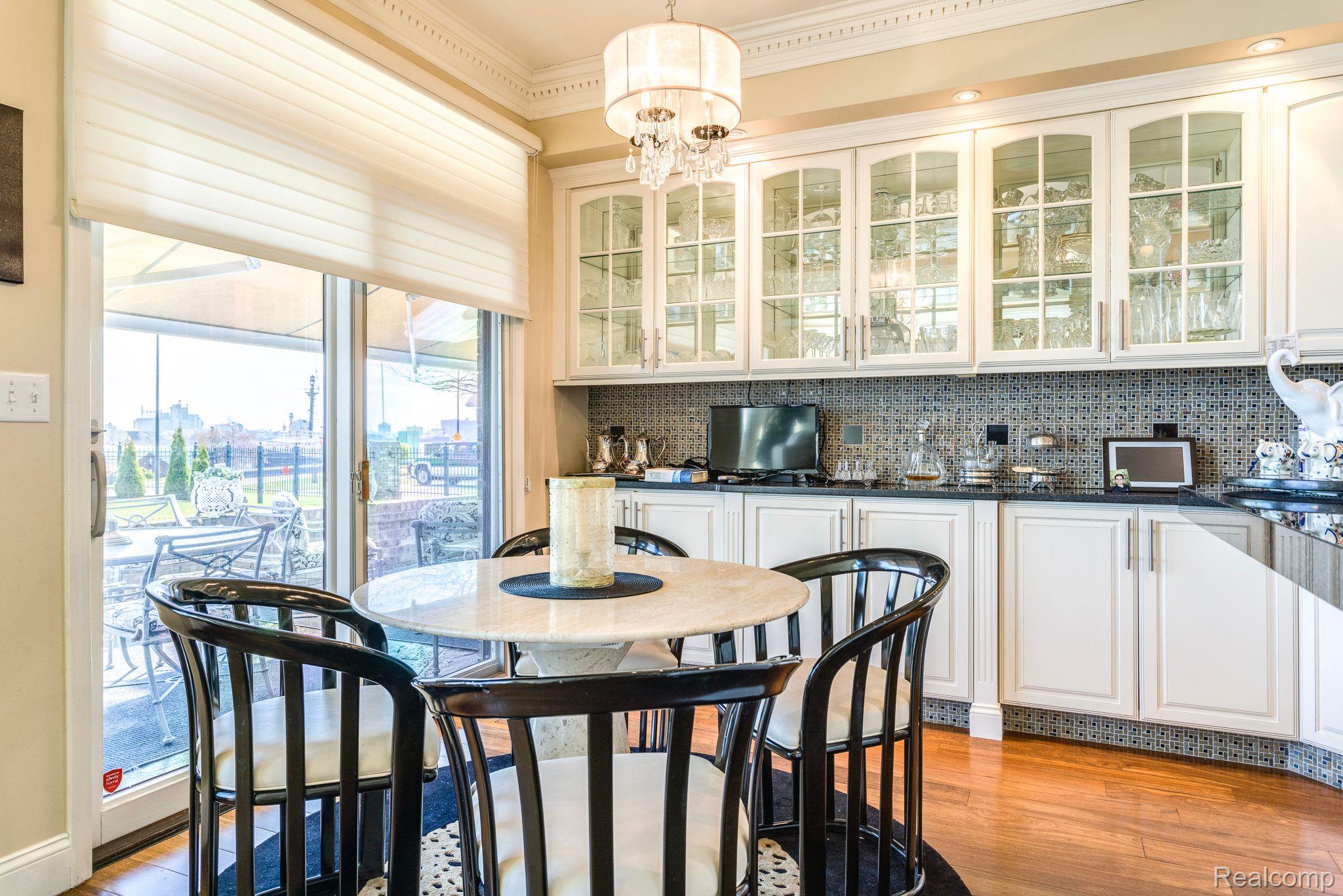 1500 EDISON SHORES Place 34