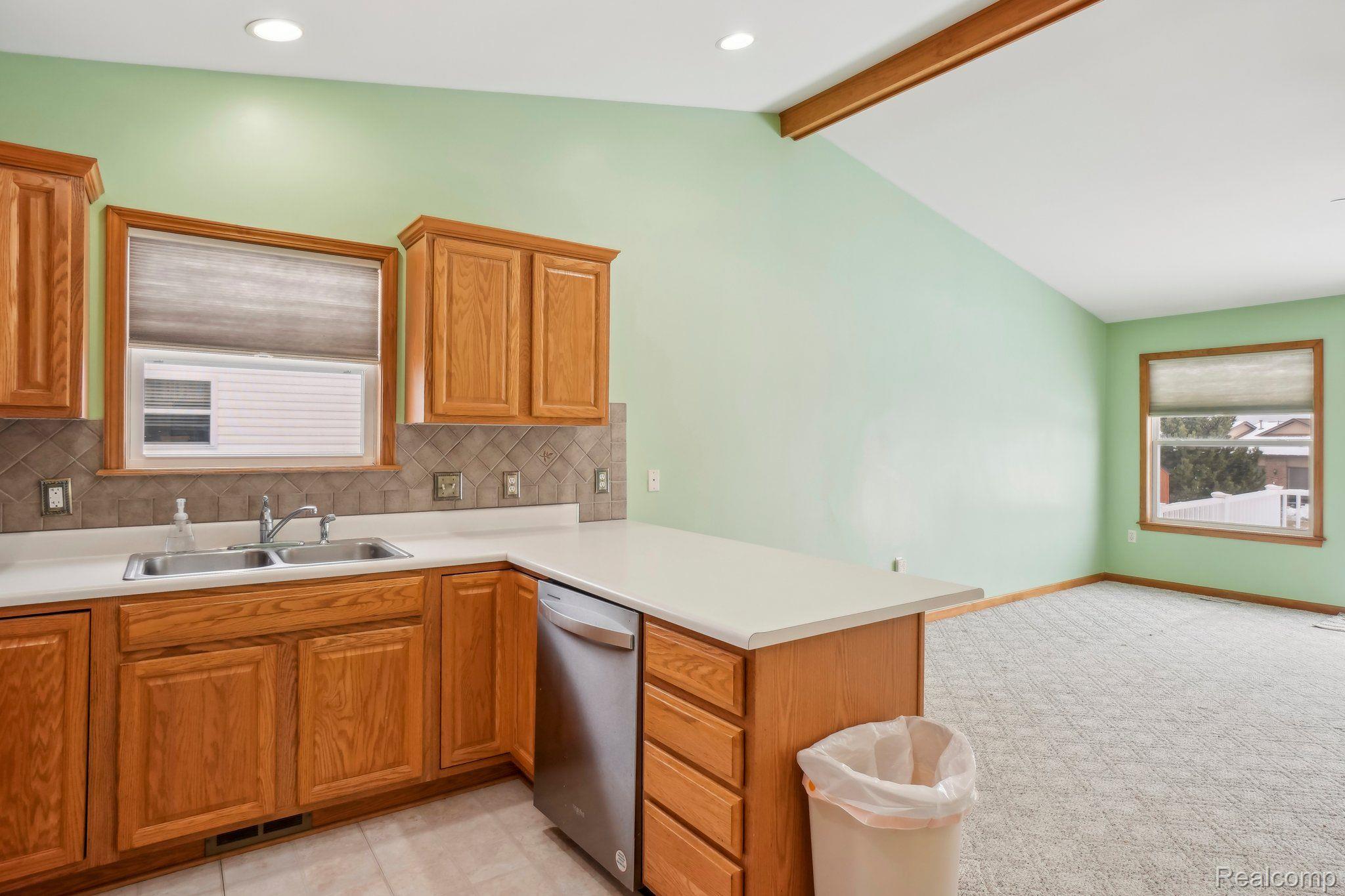 185 HARBOR VIEW Drive