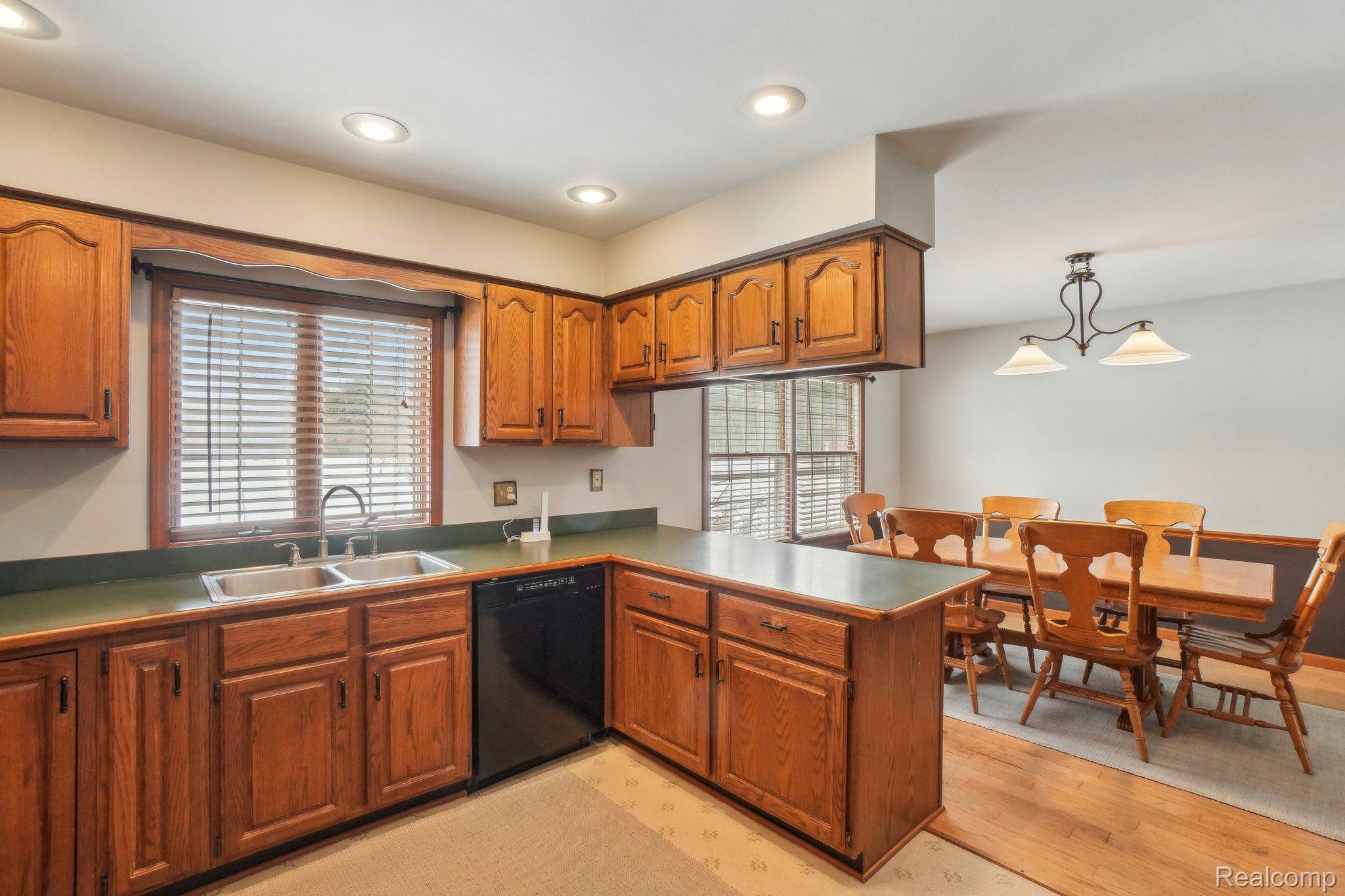 4121 Parker Road