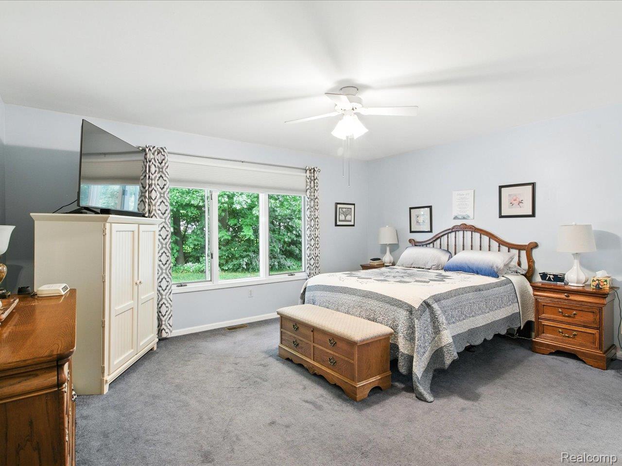3917 Oak Hills Circle