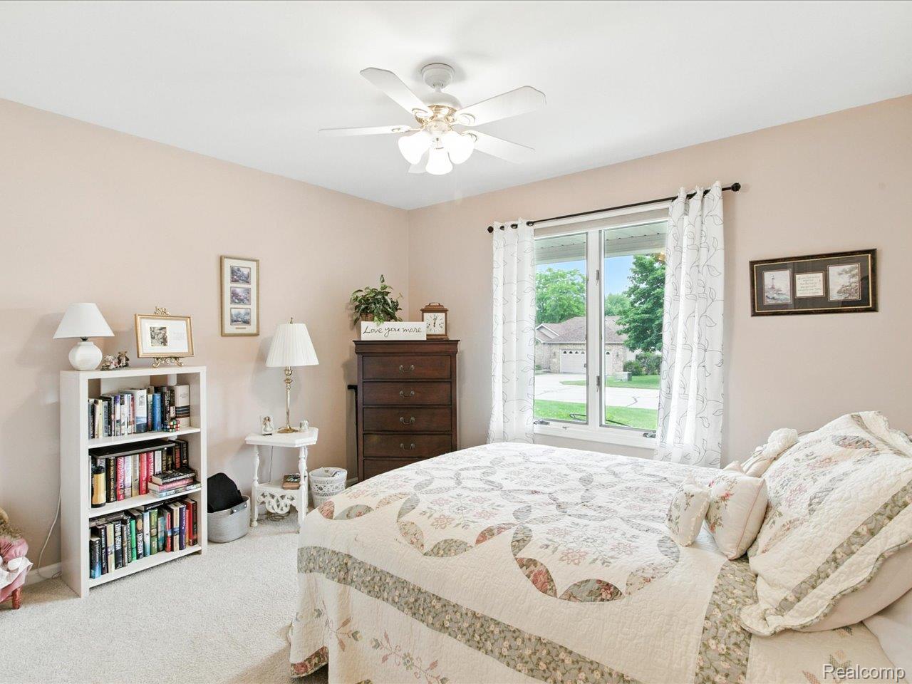 3917 Oak Hills Circle
