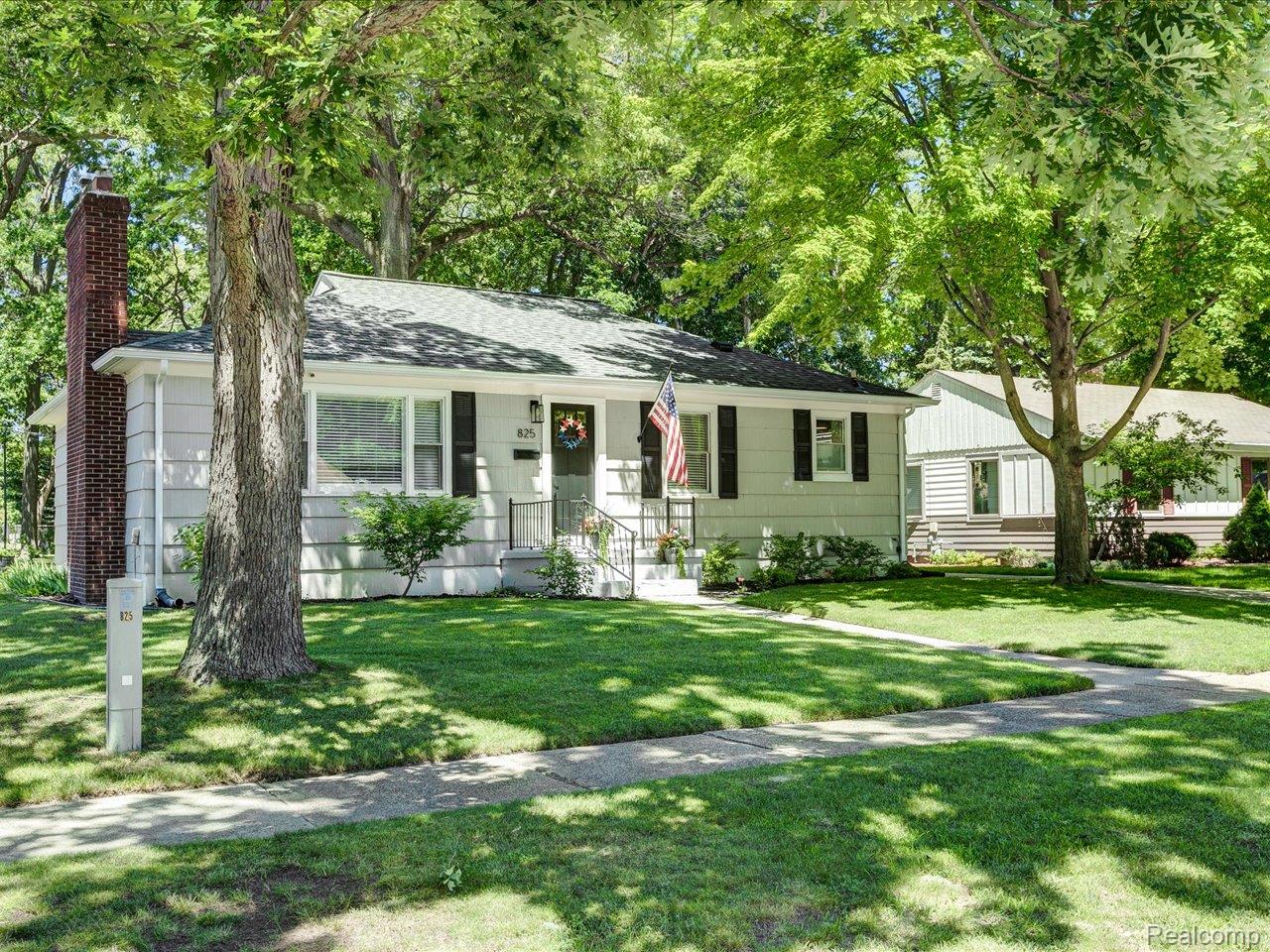 825 Sanborn Street