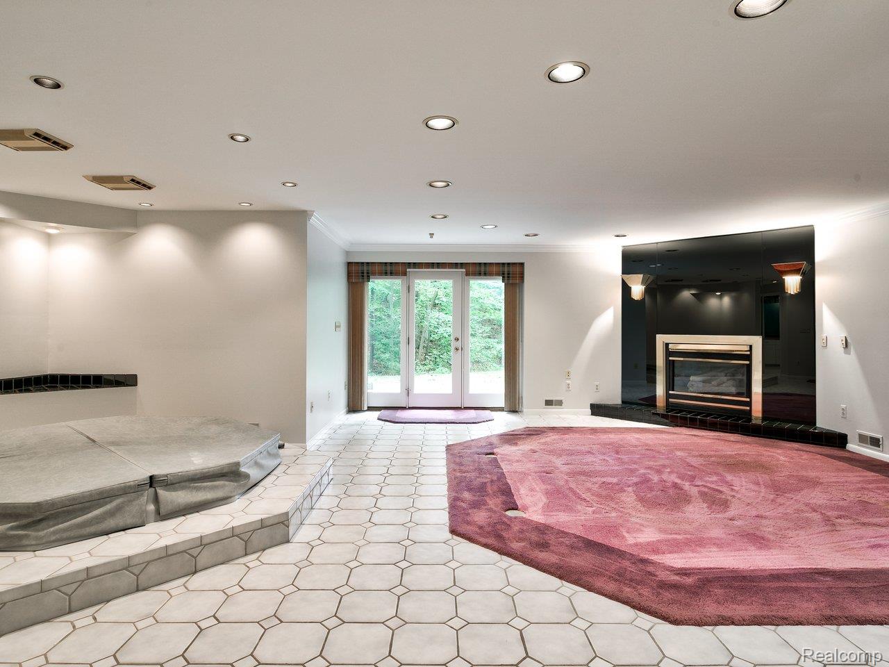 3888 Butternut Court