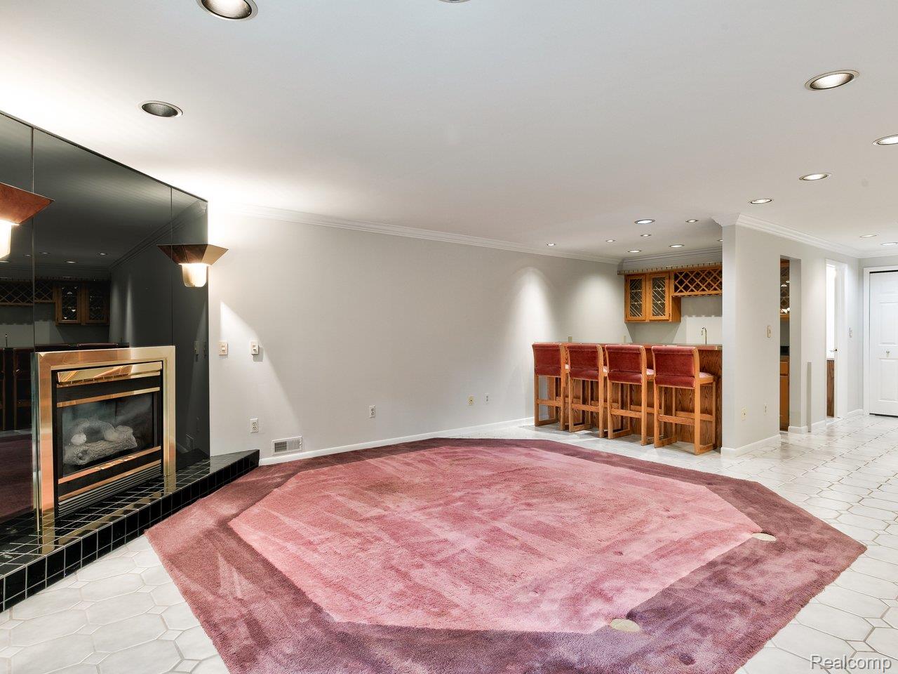 3888 Butternut Court