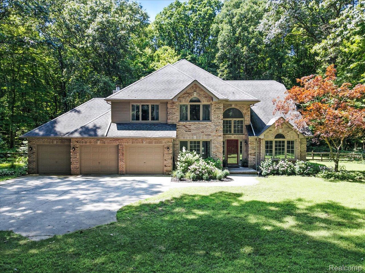 3699 W Surrey Lane