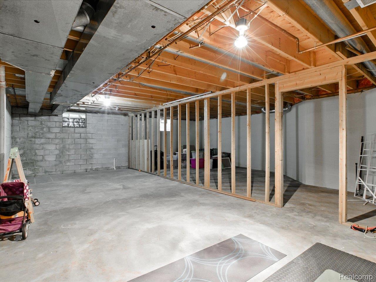 3699 W Surrey Lane