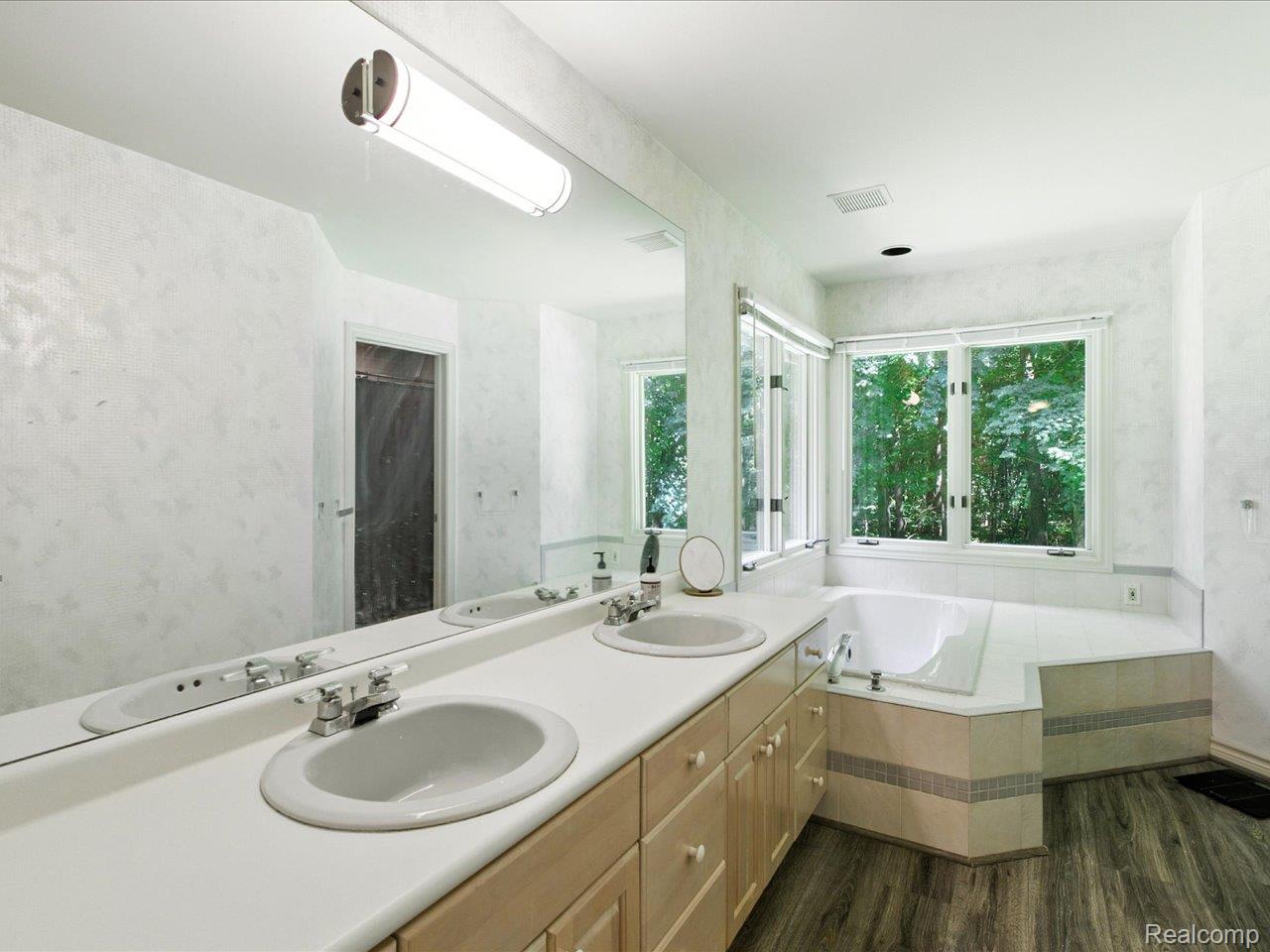 3699 W Surrey Lane