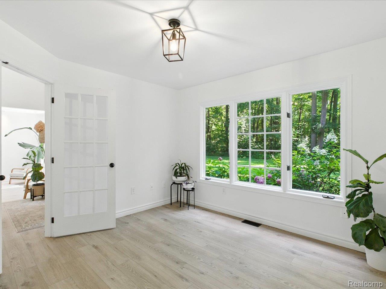 3699 W Surrey Lane