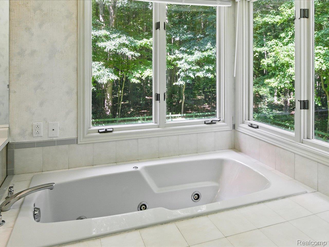 3699 W Surrey Lane