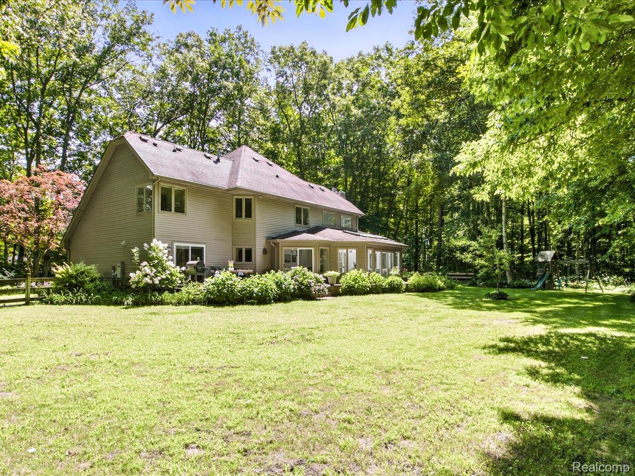3699 W Surrey Lane