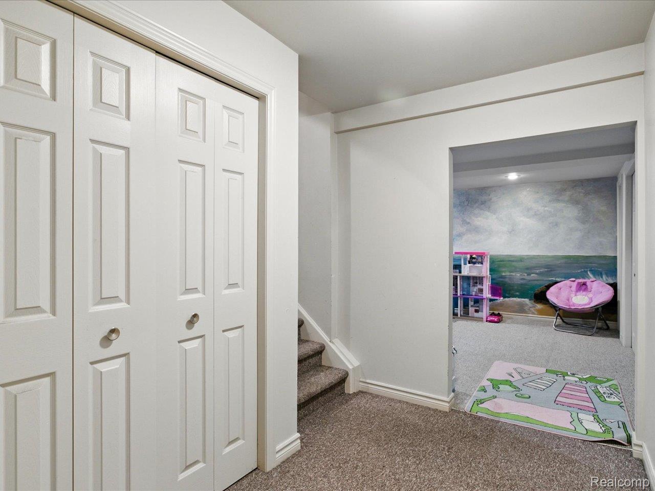 3699 W Surrey Lane