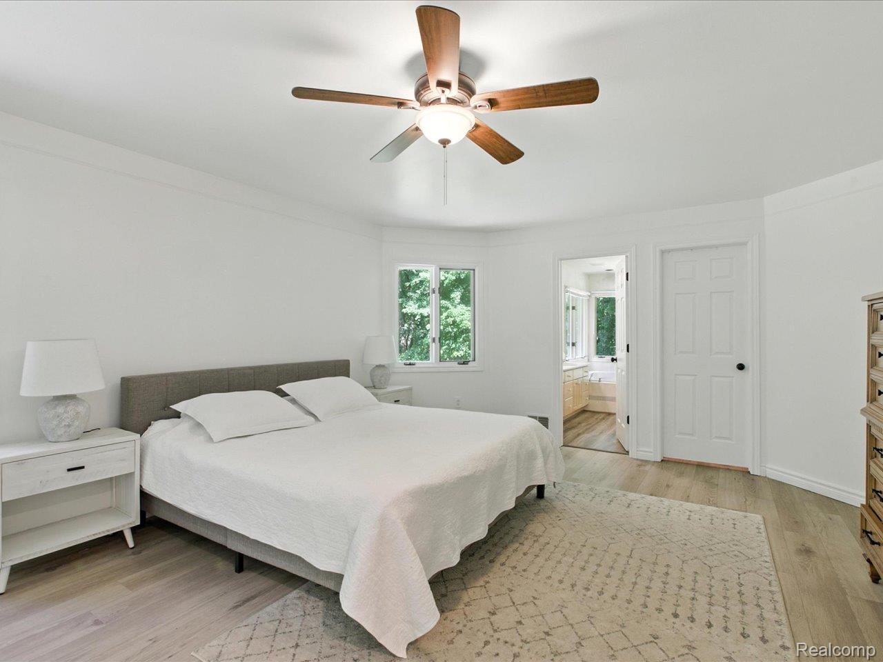 3699 W Surrey Lane