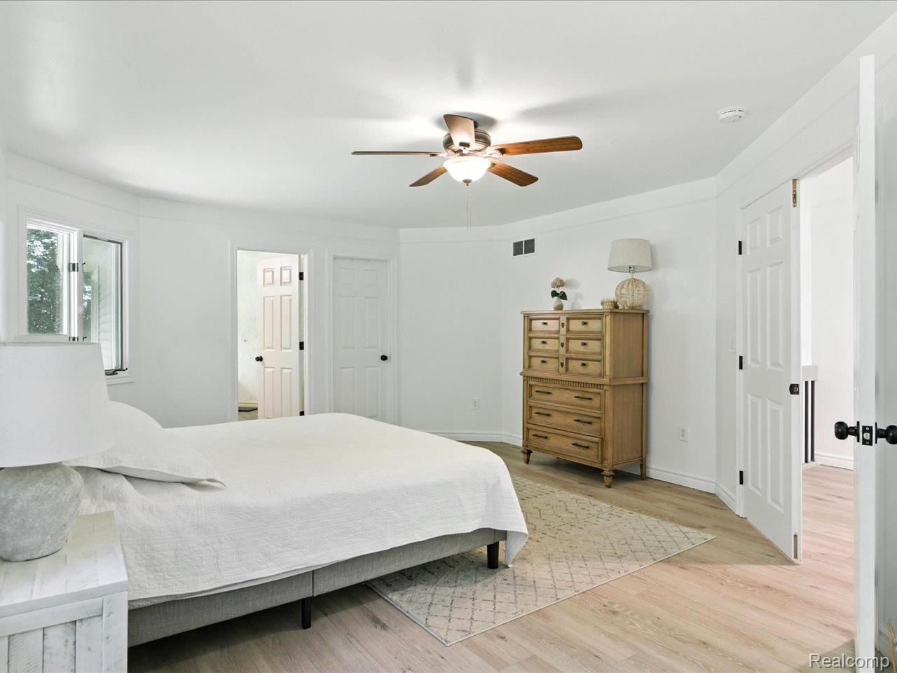 3699 W Surrey Lane