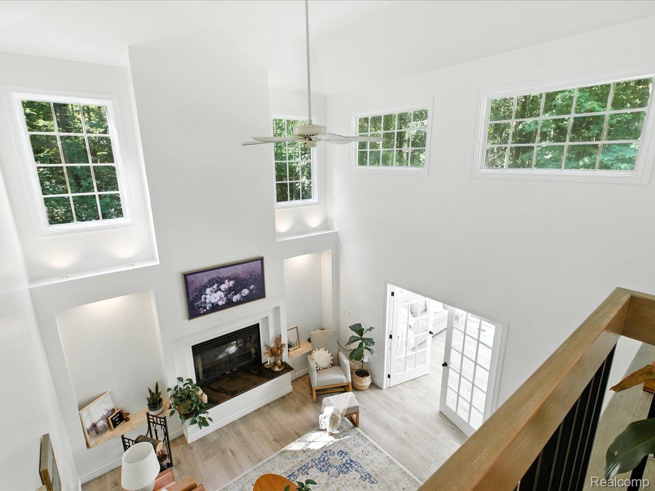 3699 W Surrey Lane