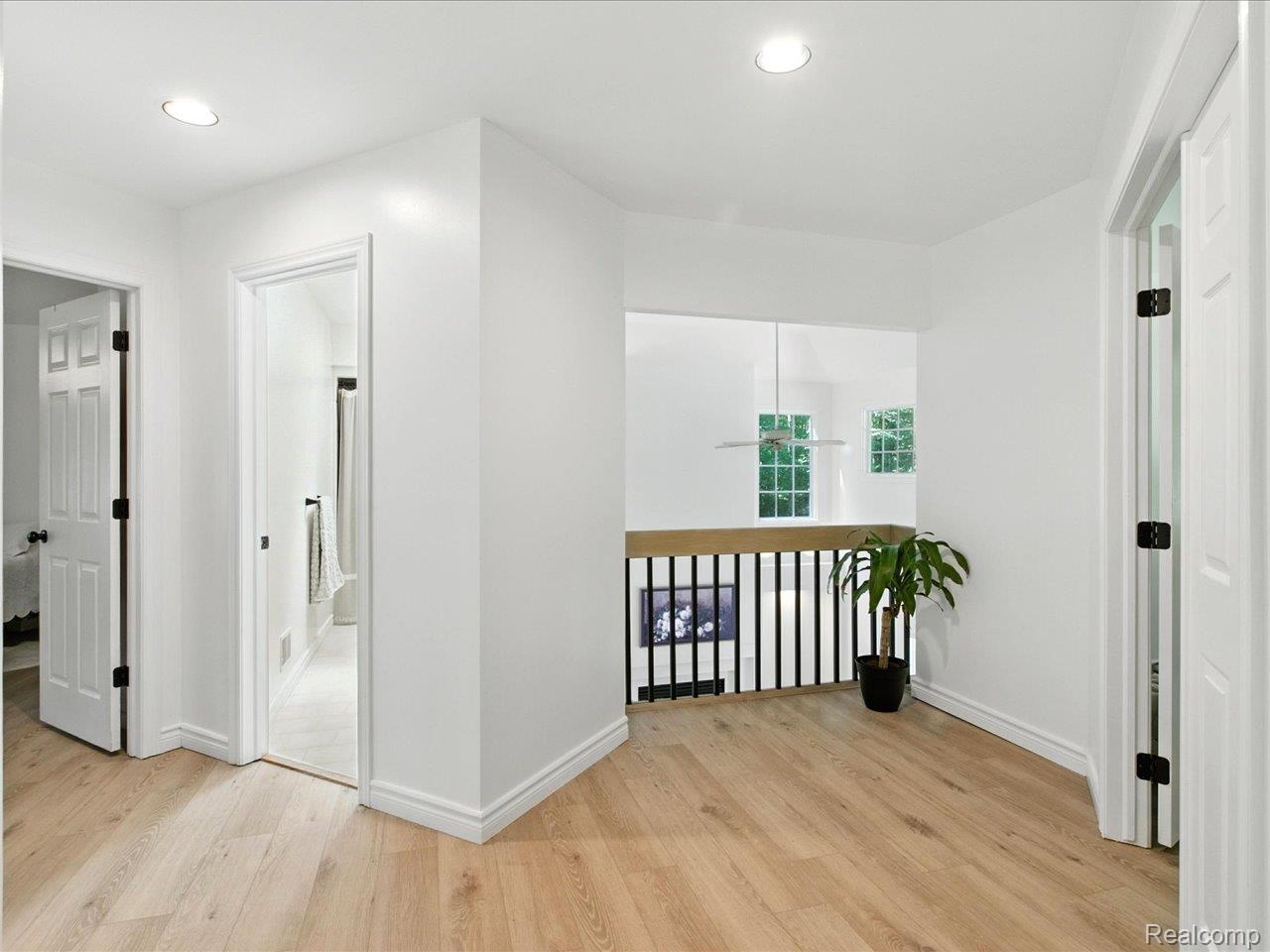 3699 W Surrey Lane