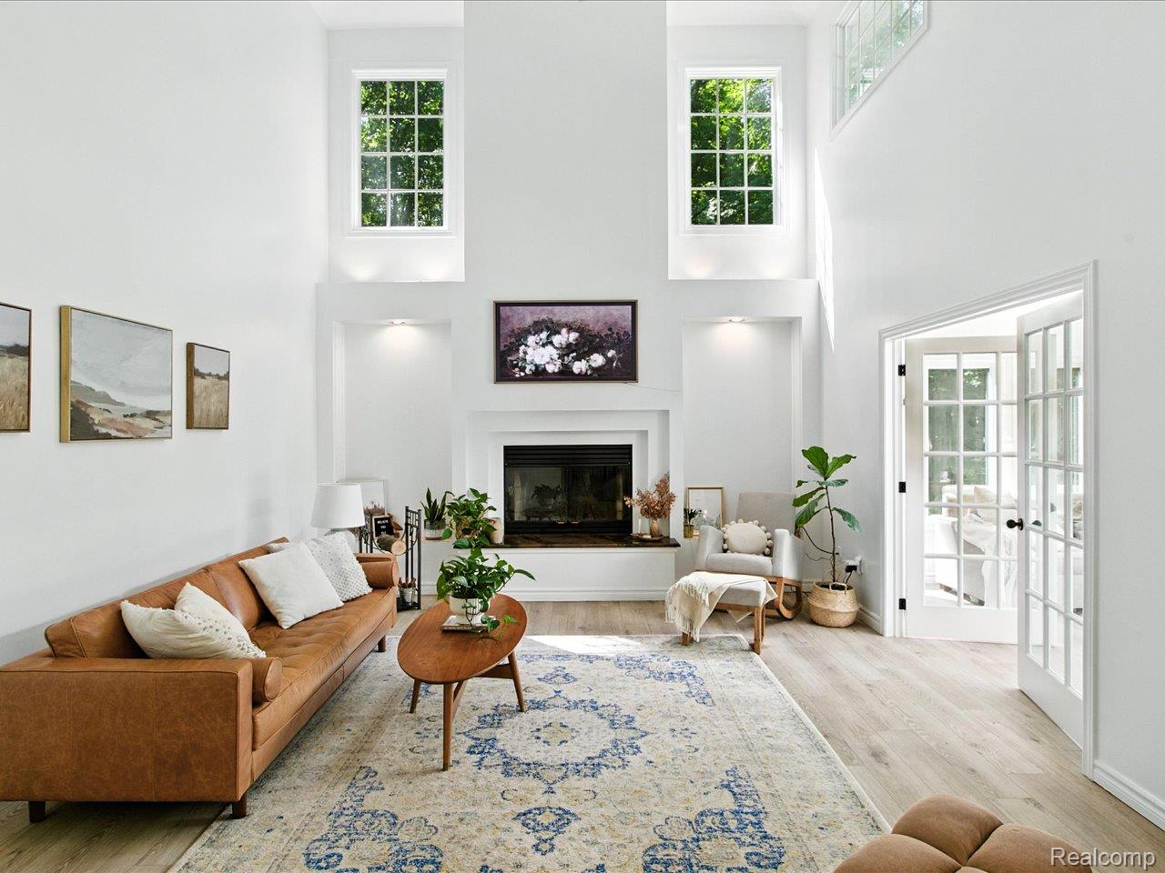 3699 W Surrey Lane