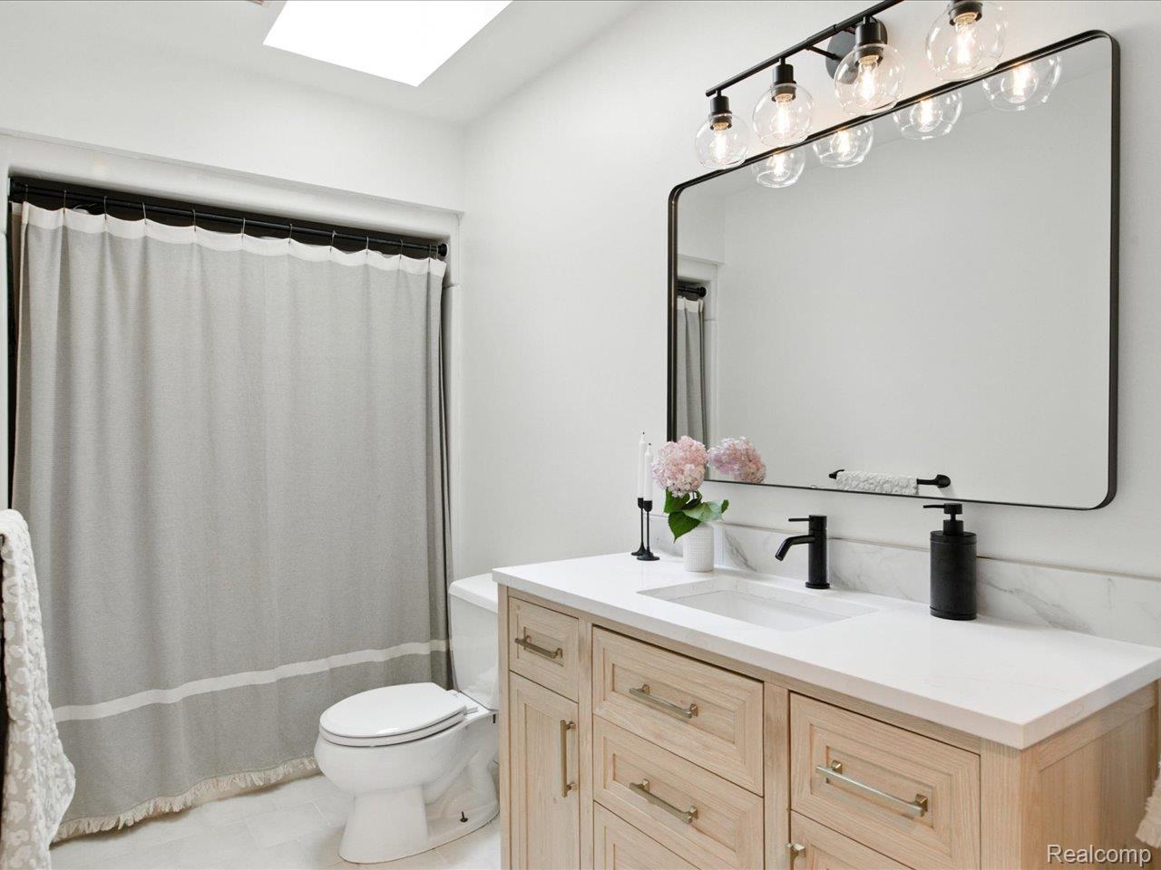 3699 W Surrey Lane