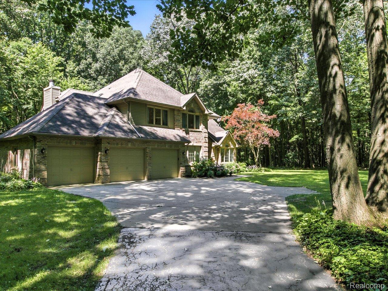 3699 W Surrey Lane