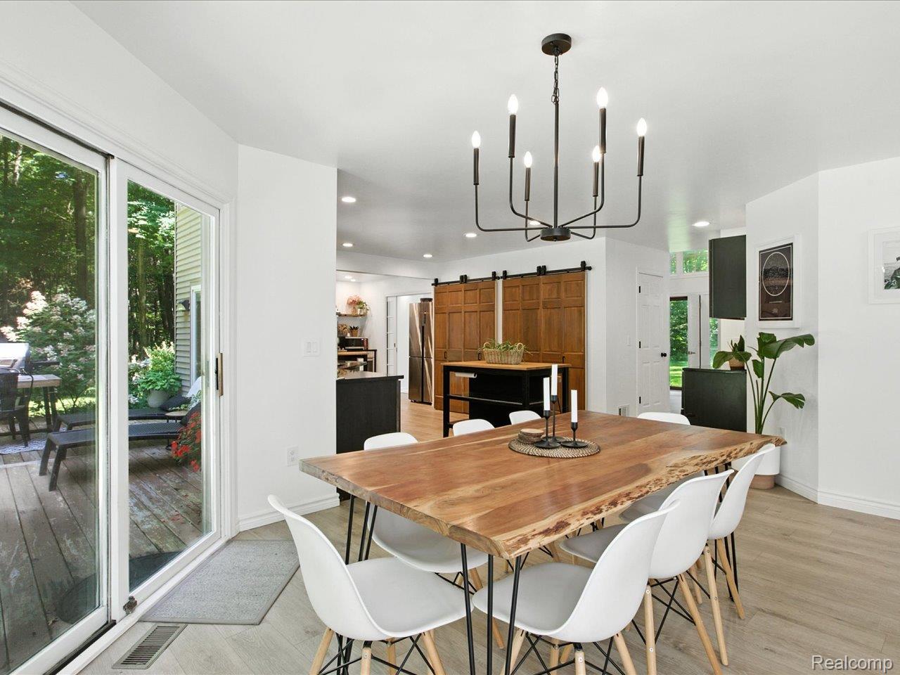 3699 W Surrey Lane