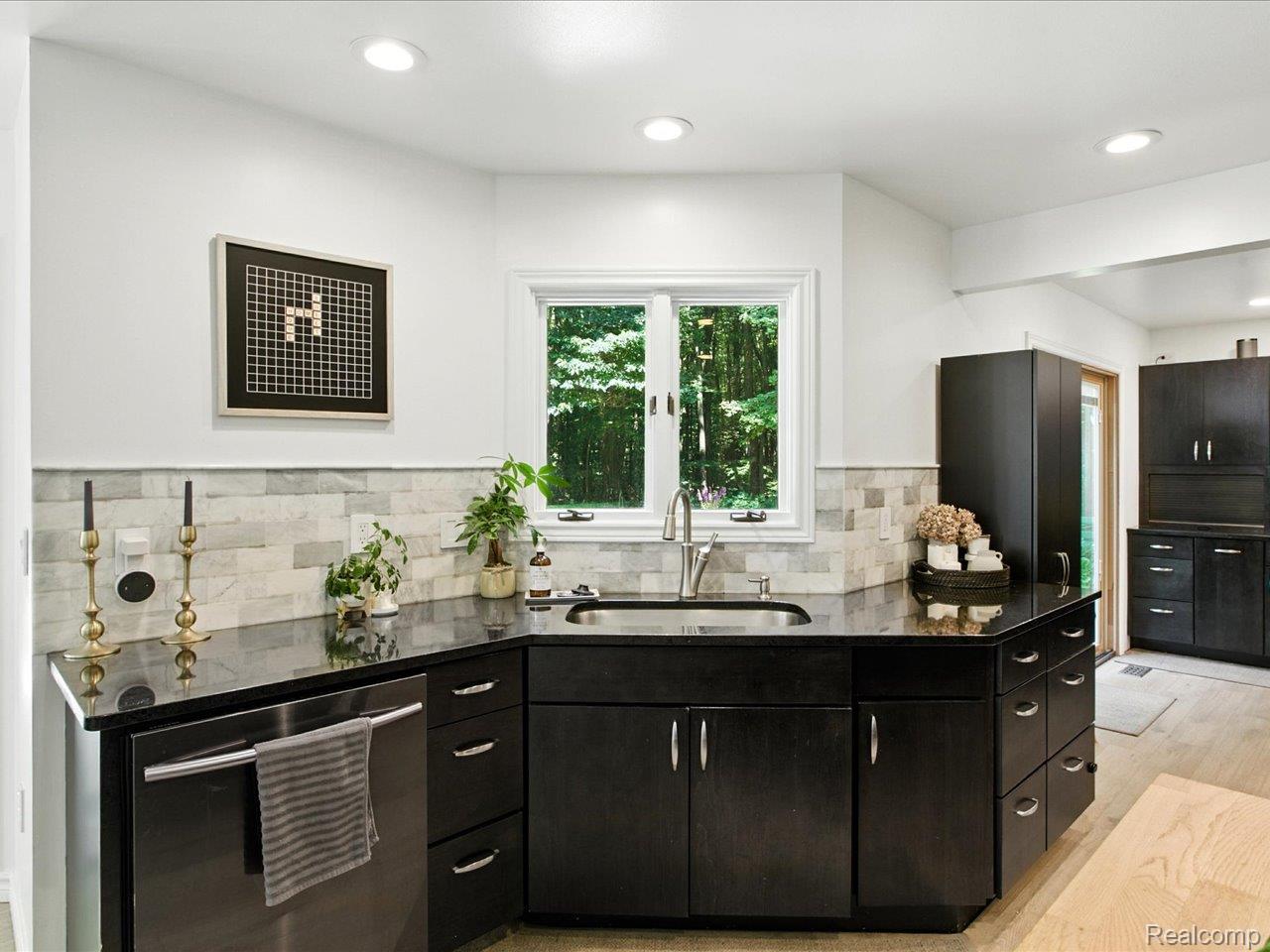 3699 W Surrey Lane