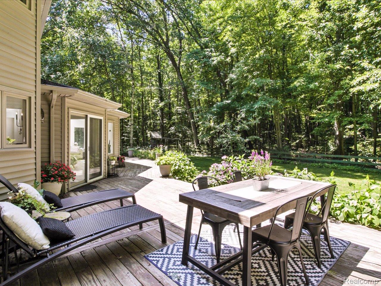 3699 W Surrey Lane