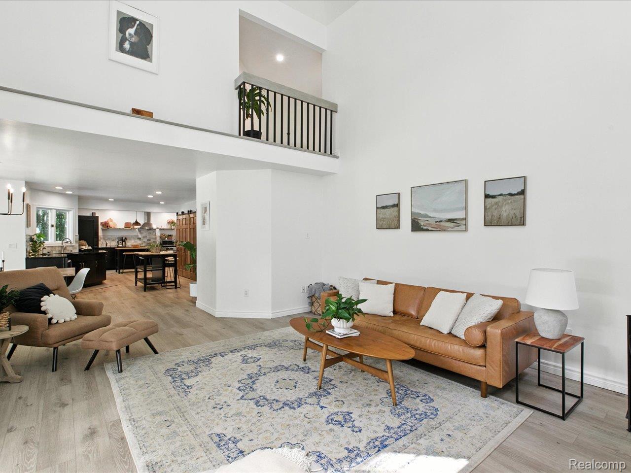 3699 W Surrey Lane