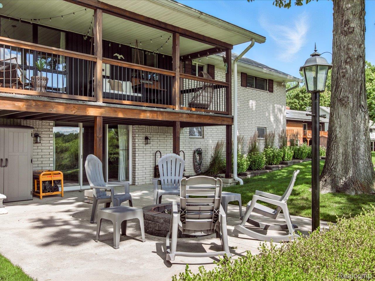 4405 North River Road