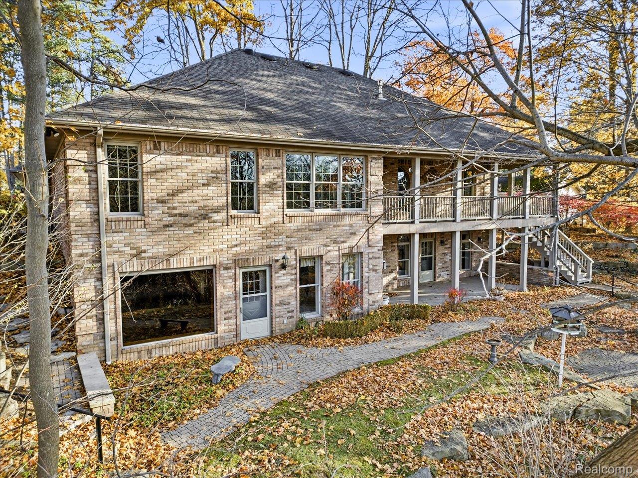 3993 N River Road