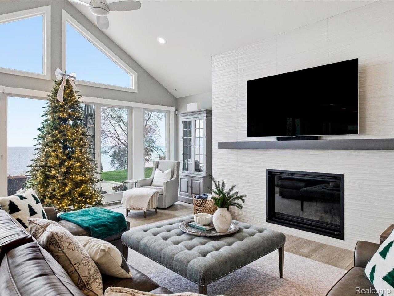 8442 Lakeshore Road