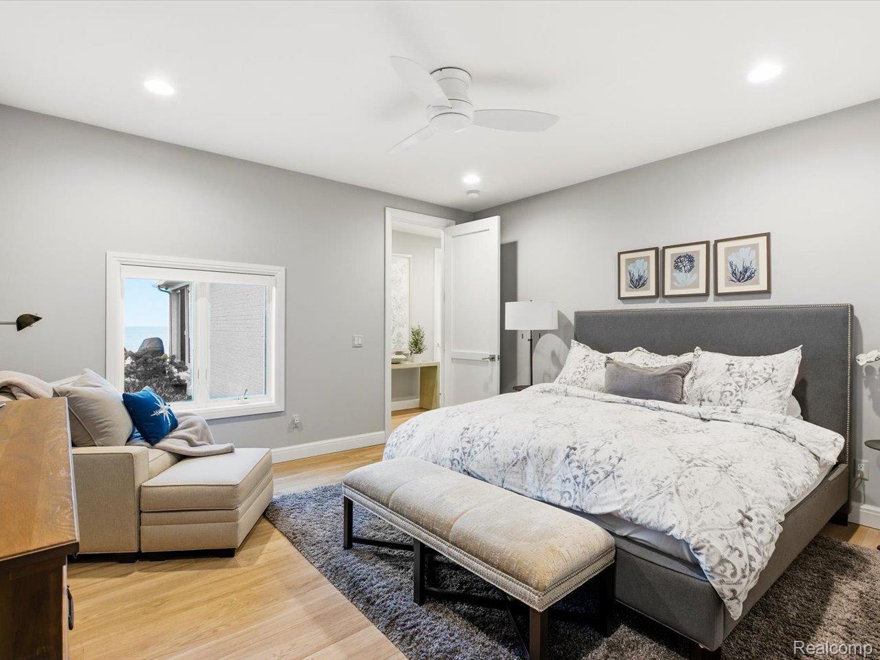 8442 Lakeshore Road